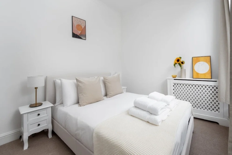 3 Bedrooms Apartment