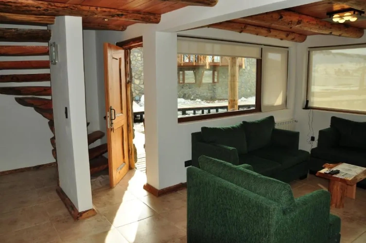 2 Bedrooms Bungalow