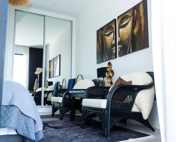 Luxurious Seafront Penthouse