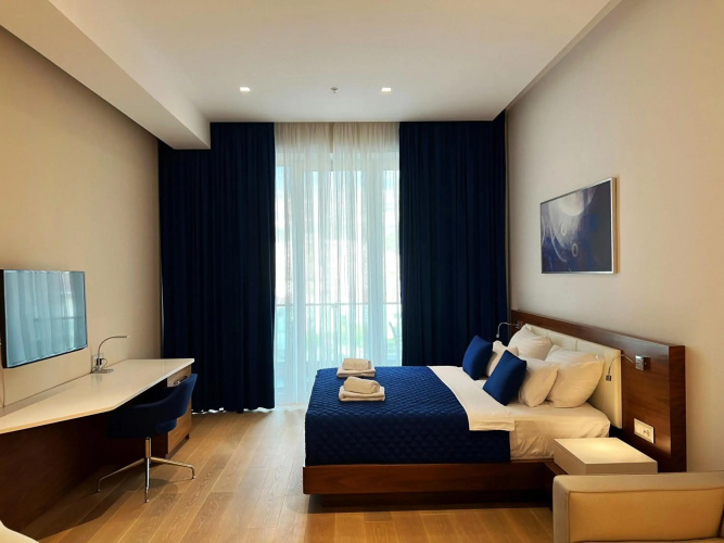 Condo Studio Plaza