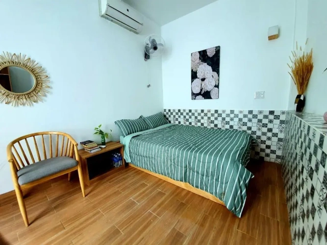 4 Bedrooms Cottage