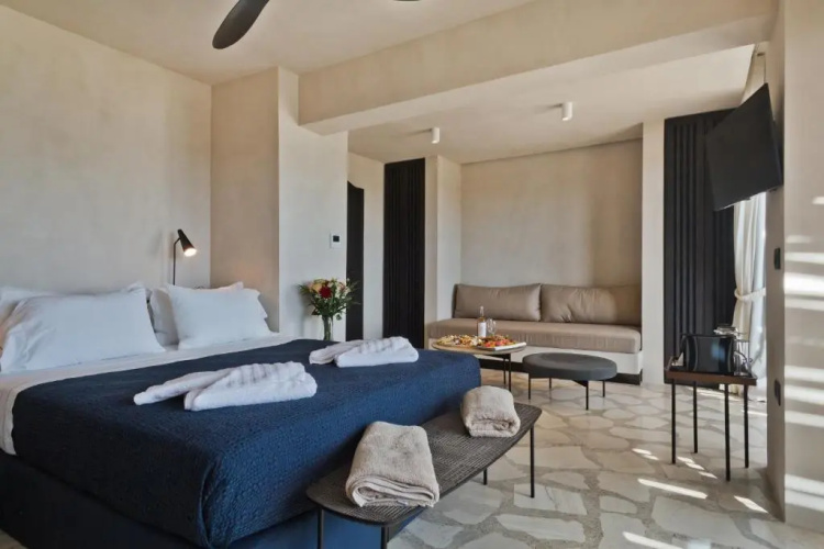 Almi Luxury Rooms