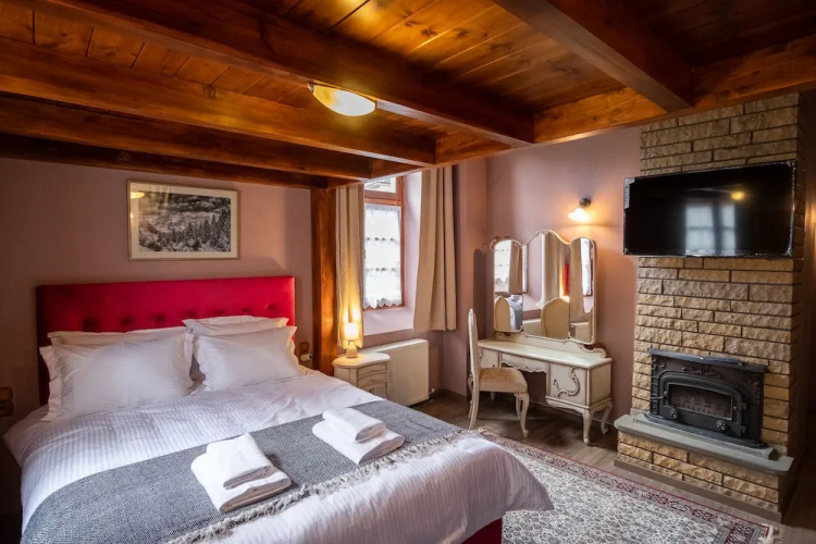 Old School Hotel