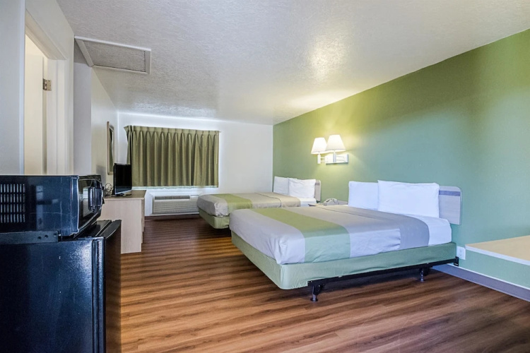 Motel 6 Evanston