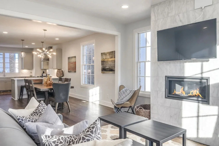 Luxury Home Blocks from Downtown by RedAwning
