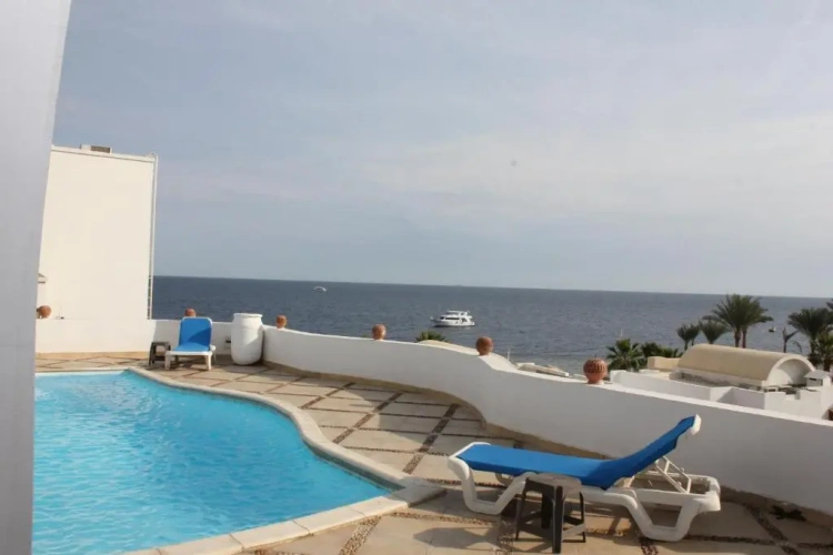 3 Bedrooms Villa