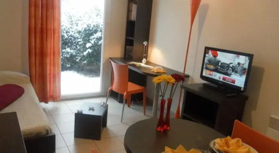 Park & Suites Confort Saint Etienne