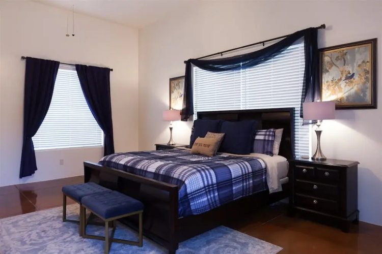 4BR Desert Escape