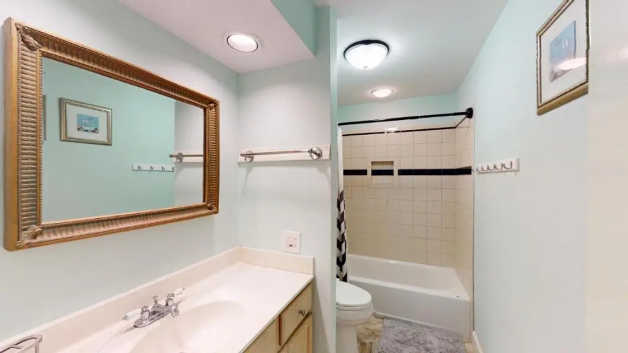 526 Queens Grant