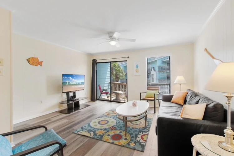 2 Bedrooms Standard room with balcony and with pool view