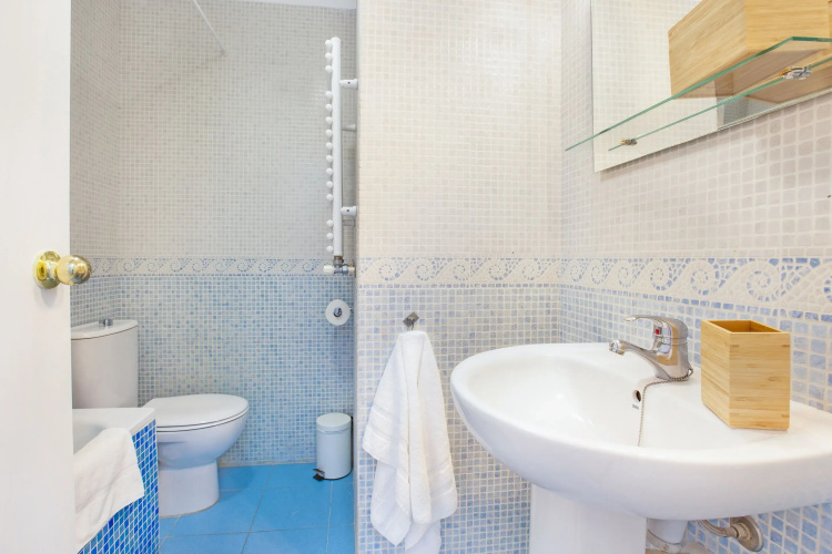 HiGuests - PobleSec Apartment