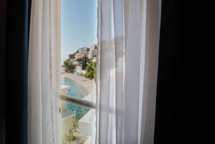 Standard Triple room with sea view