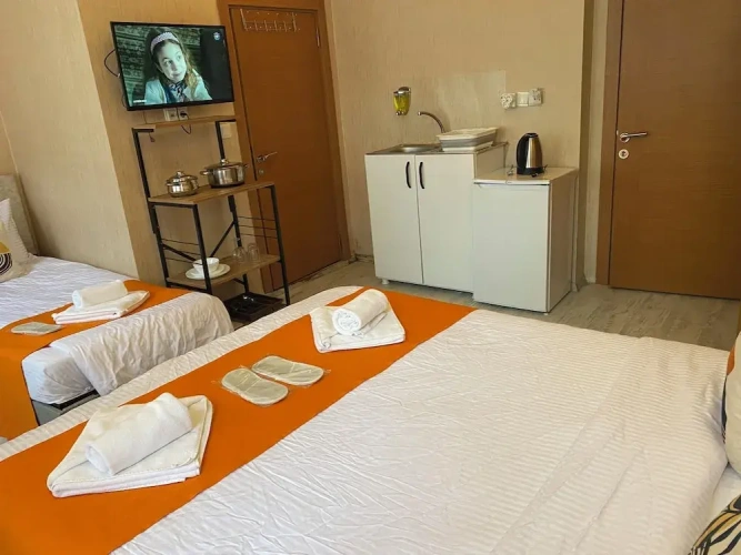 Standard Triple room with city view