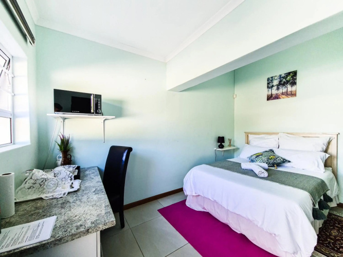 H G Deluxe Room