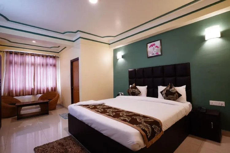 Hotel White Lotus