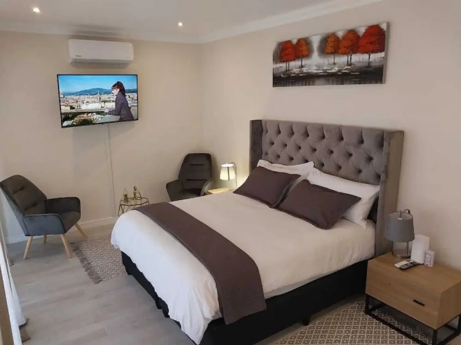 Luxury Suite with mountain view