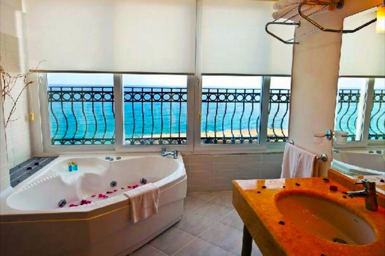 Ada Beach Hotel