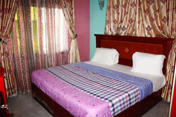 Row Hotel & Suites