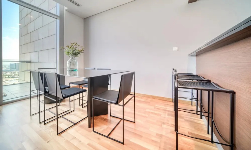 Prime Difc Duplex With Iconic Skyline Views