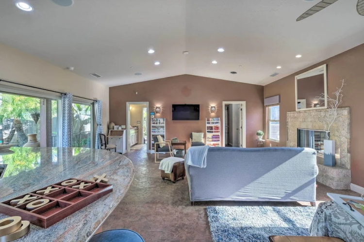 Bright Poway Studio w/ Shared Outdoor Pool!