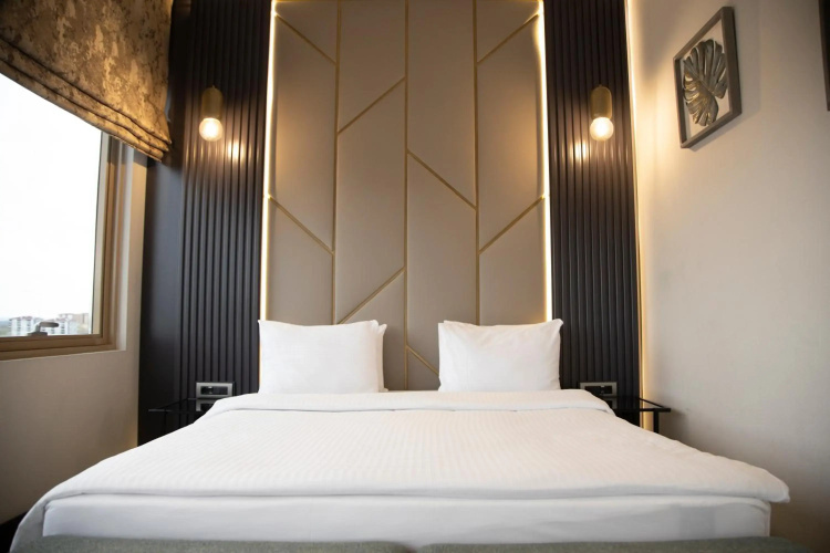 Hilly Hotel