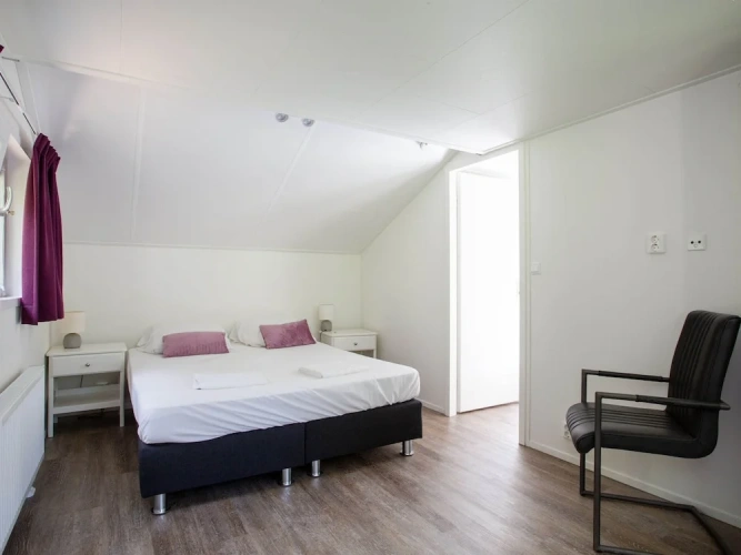 4 Bedrooms Classic Cottage