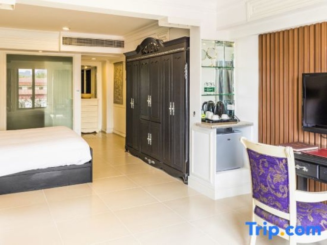 Deluxe Suite