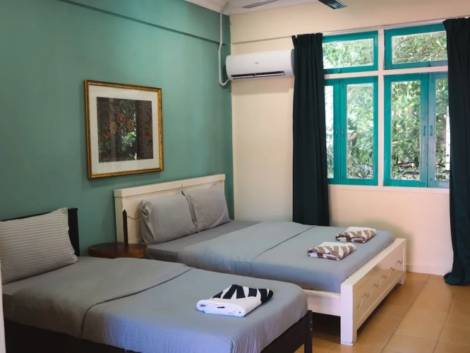 Standard Triple room