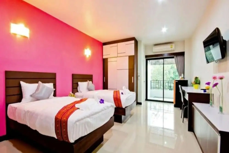 Standard Twin room with balcony