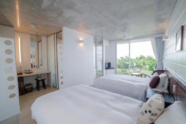 Standard Twin room with sea view