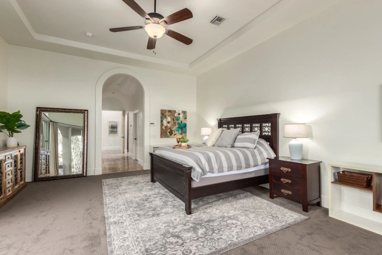 4 Bedrooms Cottage