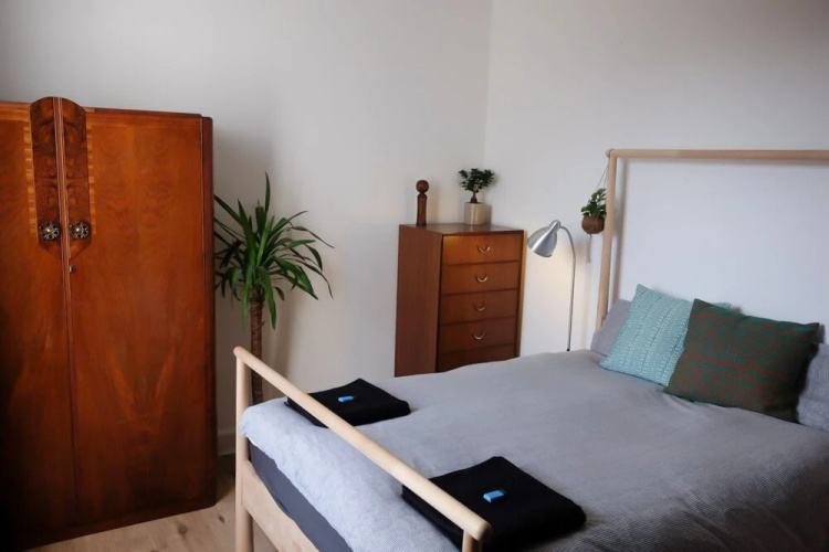 1 Bedroom Flat Near The Meadows