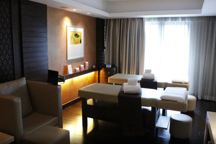 Royal View Hotel