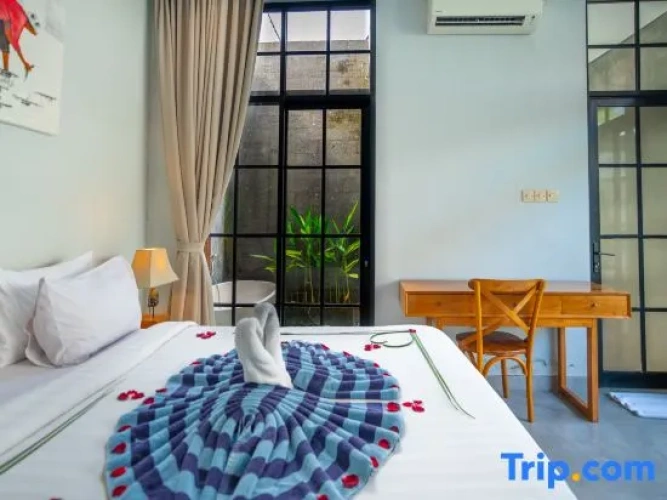 2 Bedrooms Quadruple Villa