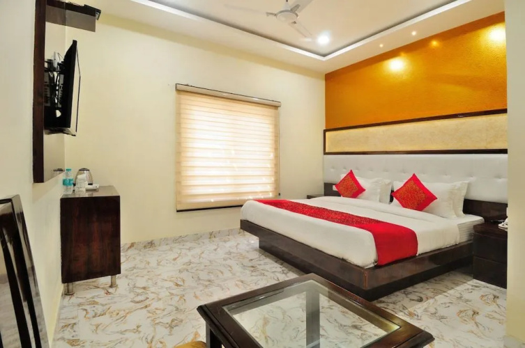 Hotel Grand Uddhav