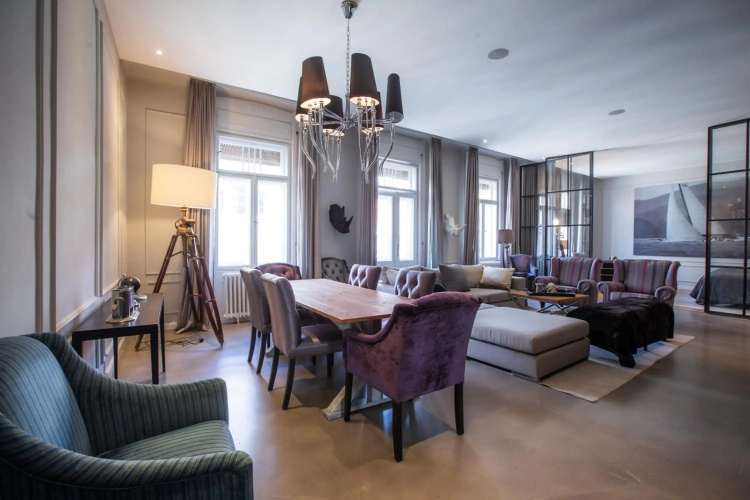 200m2 Splendid Downtown Flat with 75m2 Gergious Terrace