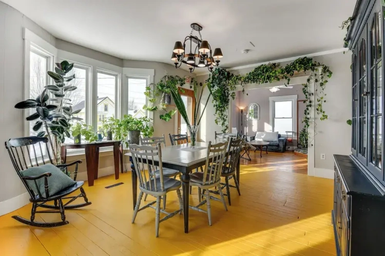 5 Bedrooms Cottage