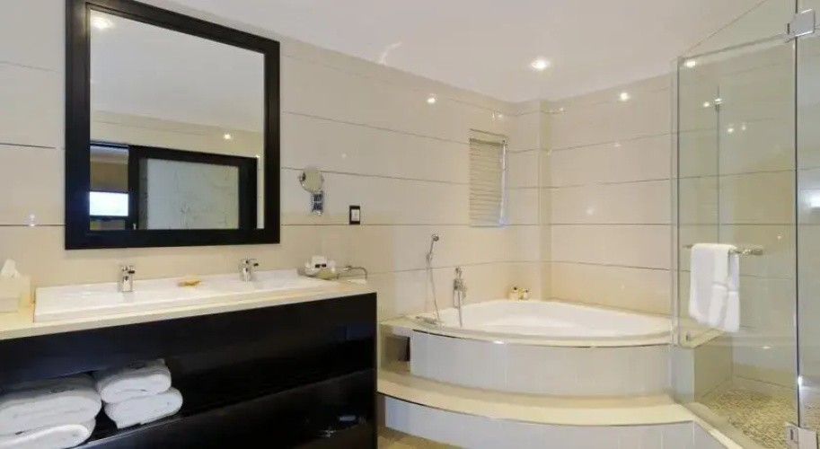 Executive Suites at 555