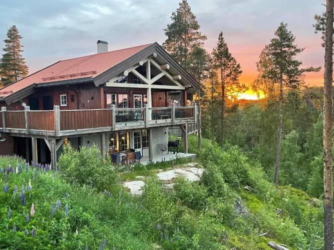 Apartment with mountain view