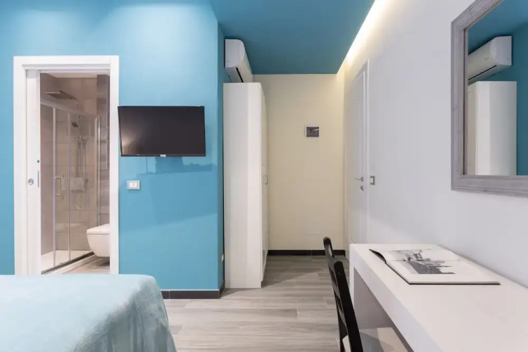 Carla's Rooms with Private Bathroom & Shared Kitchen