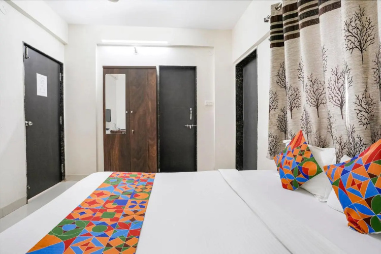 FabHotel Vardhan House II