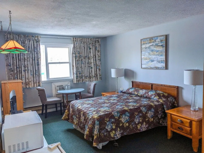 Skyline Motel & Campus Inn