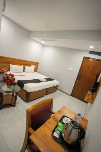 Hotel Vaishnavi Classic