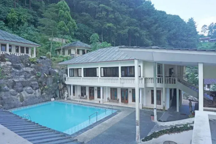 OYO 92966 Villa Bukit Awan
