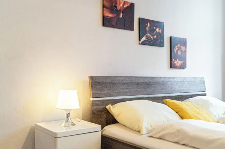 Spacious 2BR Apt Near Wiener Stadthalle