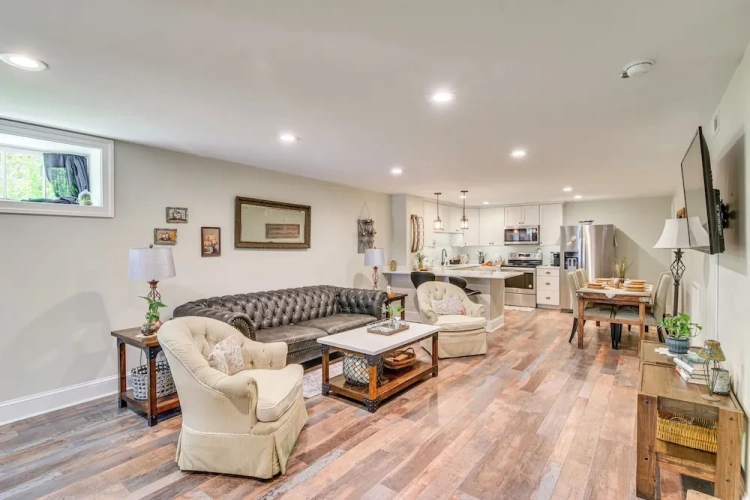 2 Bedrooms Apartment