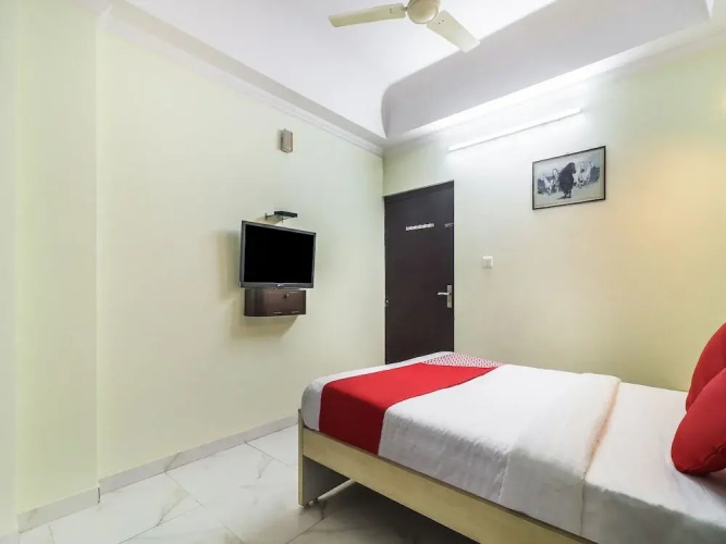 Om Hotel by OYO Rooms