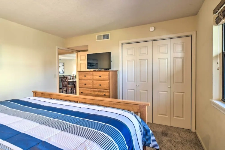 2 Bedrooms Apartment