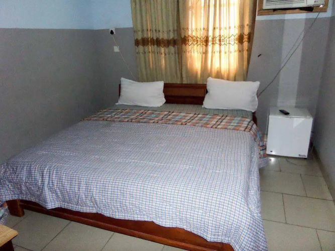 Menic Suites