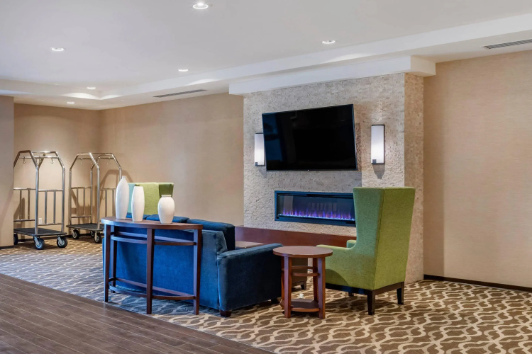 Comfort Inn & Suites Clarkston Pine Knob Area